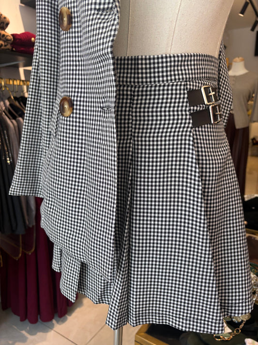 חליפת מכנס חצאית